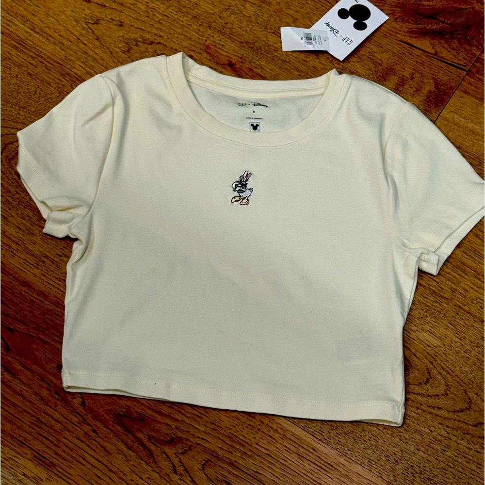 NWT - GAP x Disney Daisey Cropped Tee